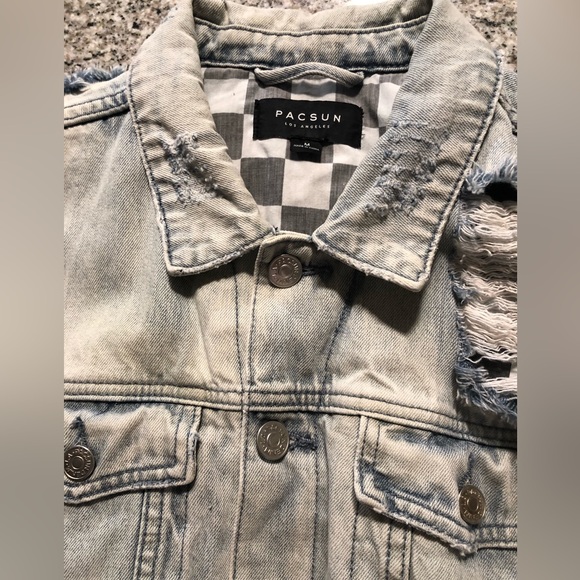 PacSun Los Angeles Distressed Light Wash Denim Jacket Size M / Style 201BT840PC - Picture 14 of 16